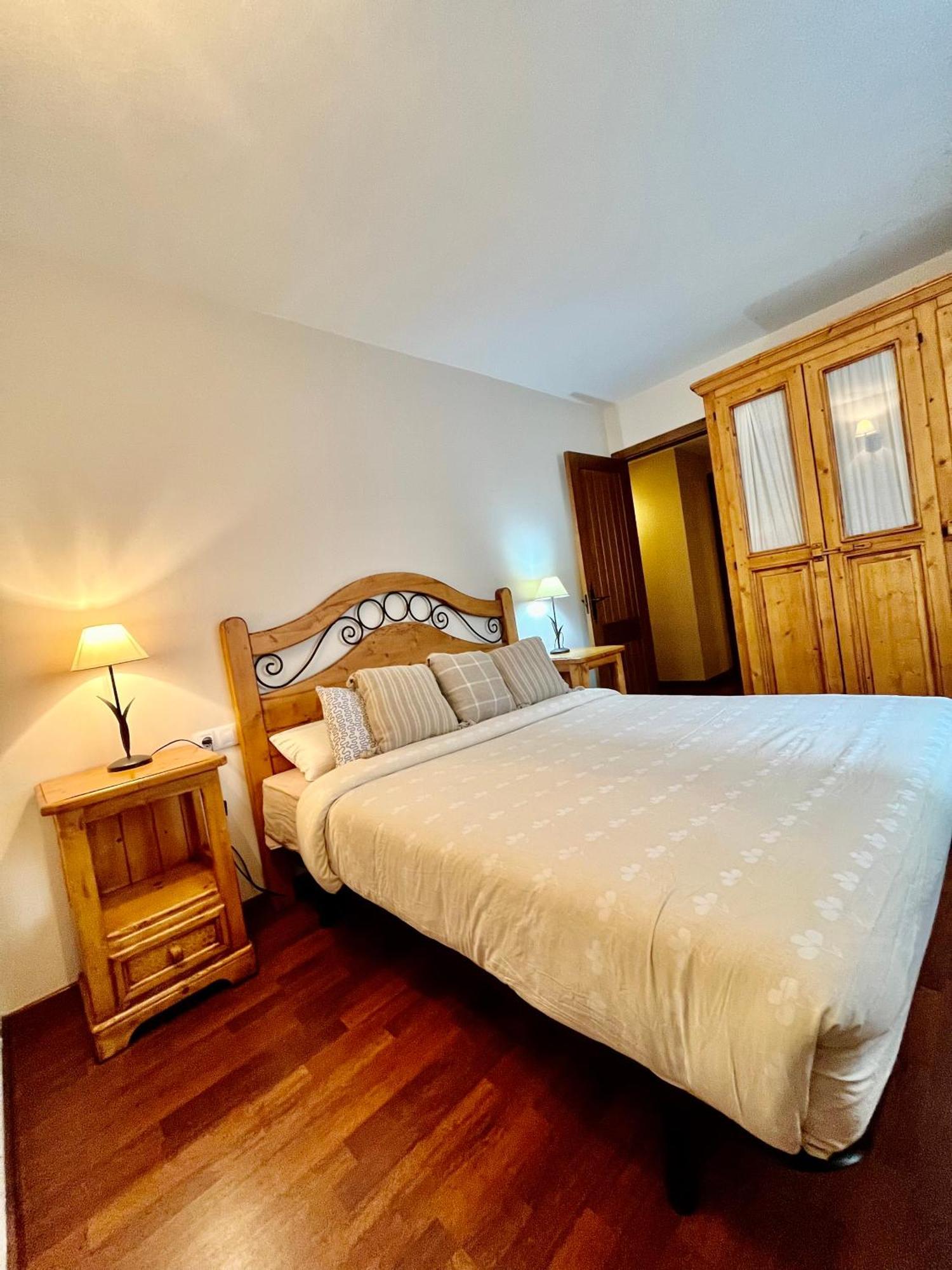 Luxury House Valencia D'Aneu Apartment Exterior foto
