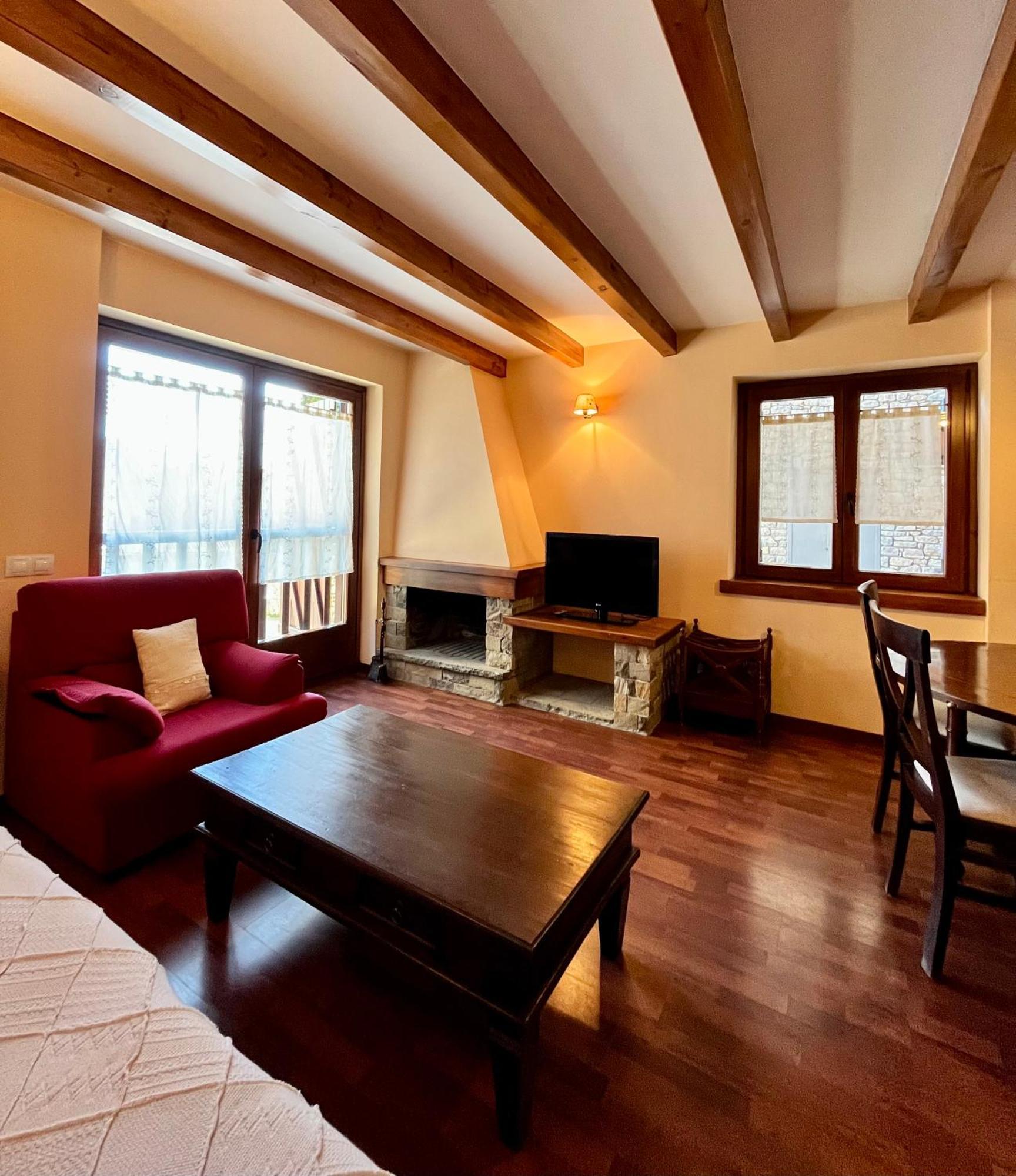 Luxury House Valencia D'Aneu Apartment Exterior foto